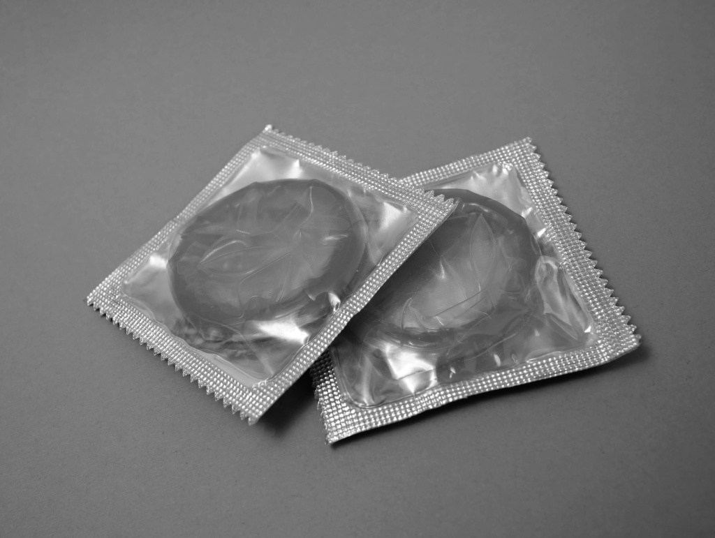 dva prezervativa.jpg
